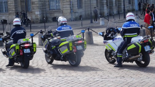 Bordeaux 14 mars 2026 . Pour ces manifestant la police tue , mais les protègent pour manifester contre eux !